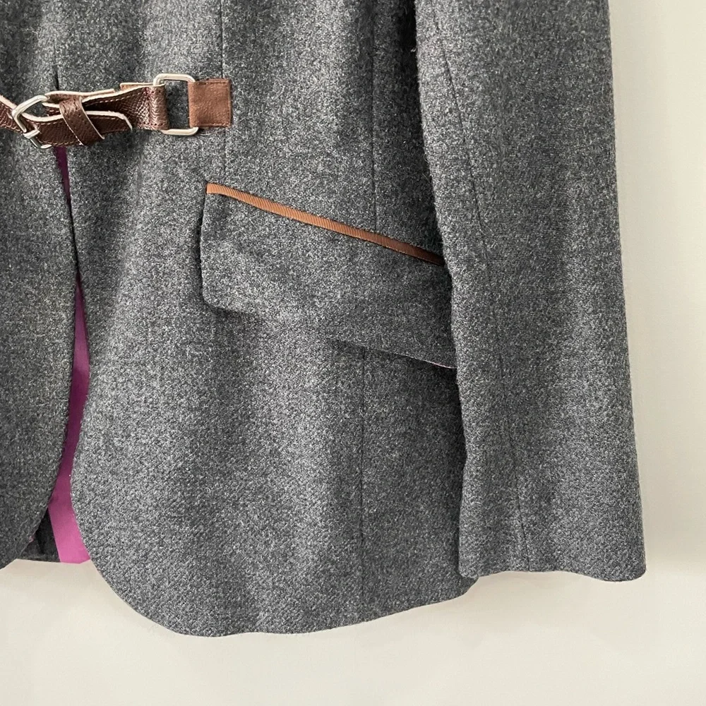 Karin Miller Hamburg wool coat with buckles - Picture 4 of 13